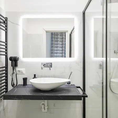 Domus Iulia - Colosseo 4*