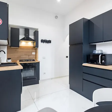 Domus Iulia - Colosseo Гостевой дом 4*