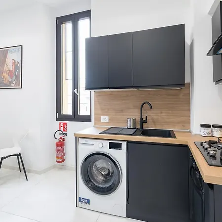 Domus Iulia - Colosseo Гостевой дом 4*