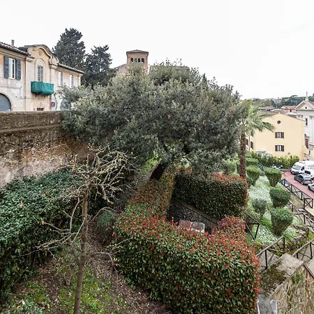 Domus Iulia - Colosseo 4*