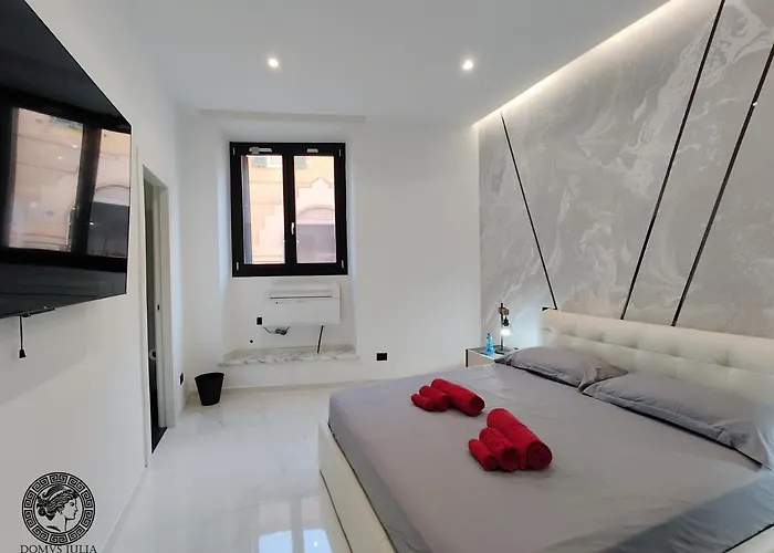 Guest house Domus Iulia - Colosseo 4*