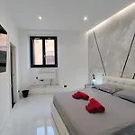 Gasthof Domus Iulia - Colosseo 4*